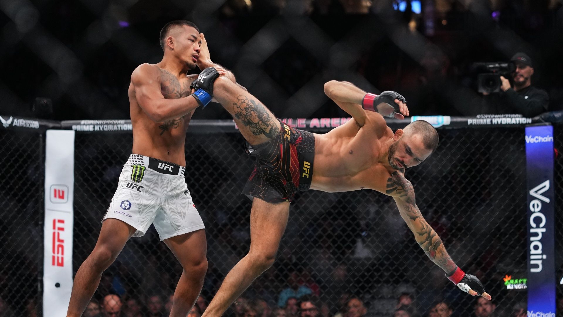UFC 331 Live Stream Guide: How to Watch Van vs Pantoja 2 Online From Anywhere